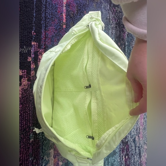 NIKE SPORTSWEAR TECH HIP Pack Waist Cross Body Bum Bag Women/ Men Volt green EUC - Picture 4 of 8